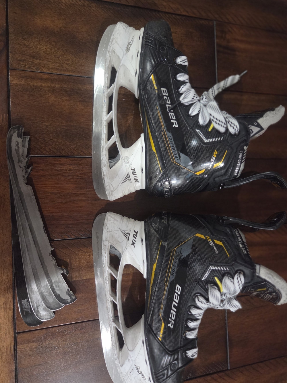 Bauer M5 Youth size 3 Black and Yellow Hockey Skates
